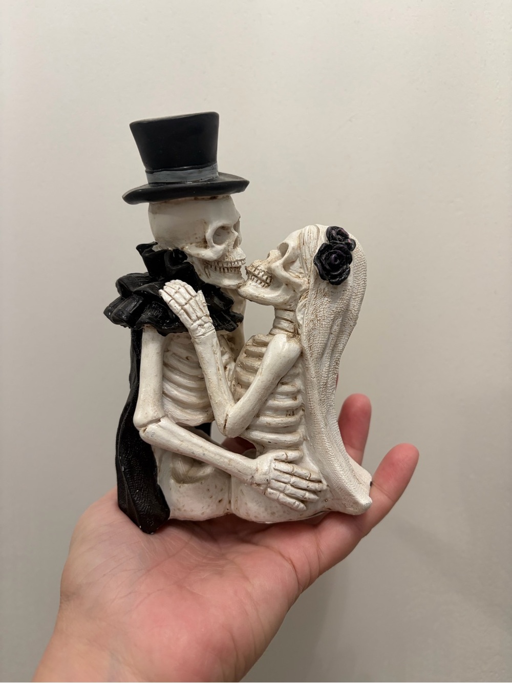 Ashland Halloween Skelton wedding couple statue decor